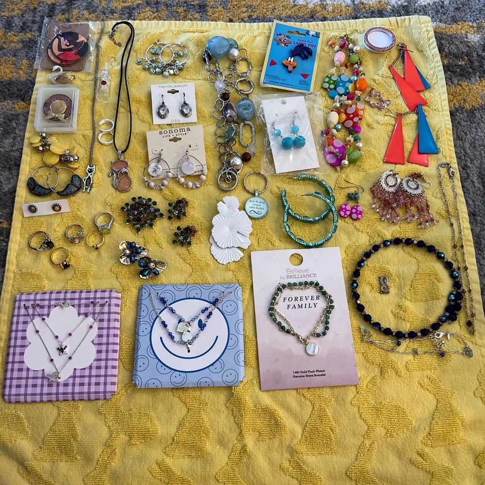 Bulk Jewelry Collection - Picture 3 of 9